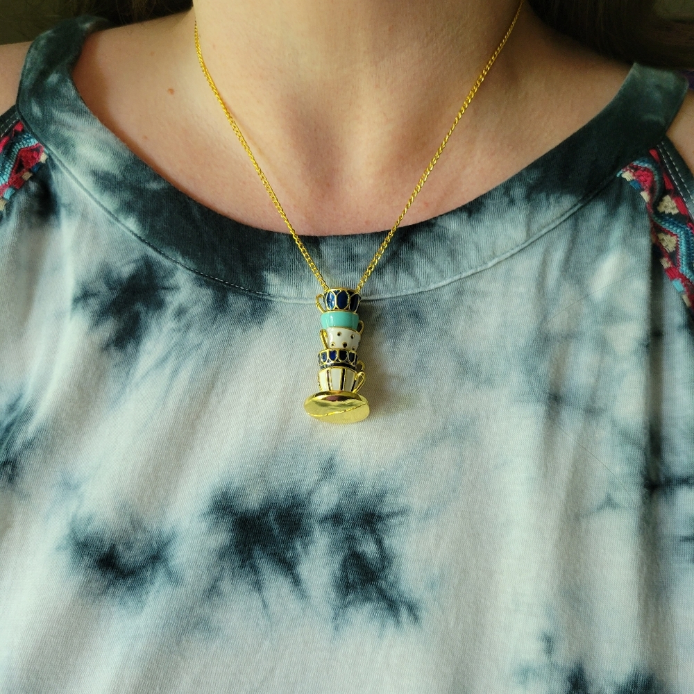 Alice in Wonderland Golden Teacup Party Necklace - Picture 12 of 16